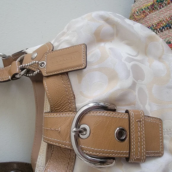 Coach Shoulder Bag And Wallet Set